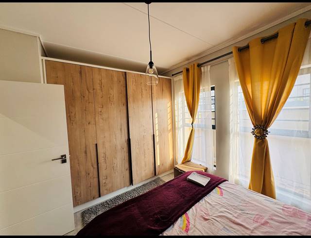 3 BEDROOM FLAT FOR SALE IN WATERFALL